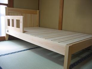和室にピッタリ　ひのきベッド