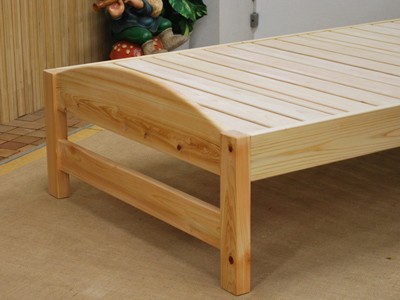 可愛い木製ベッド