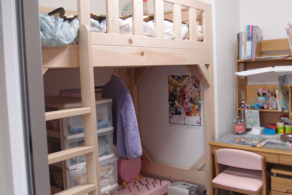 子供部屋にロフトベッドで部屋を有効活用