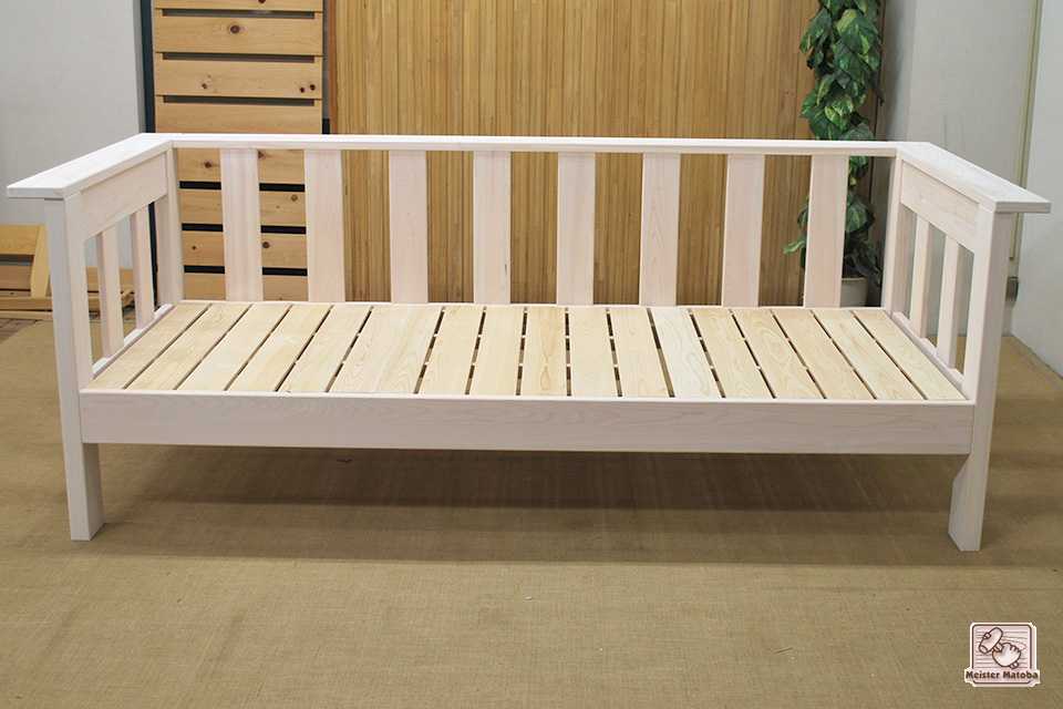 ひのき木製ソファー3方向囲み有　袖付き　白塗装仕上げ　1310002
