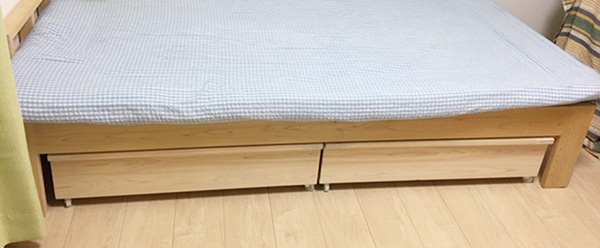 ひのき伸縮ベッドと収納ボックス