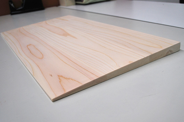 木製ひのき傾斜板　緩やかな傾斜