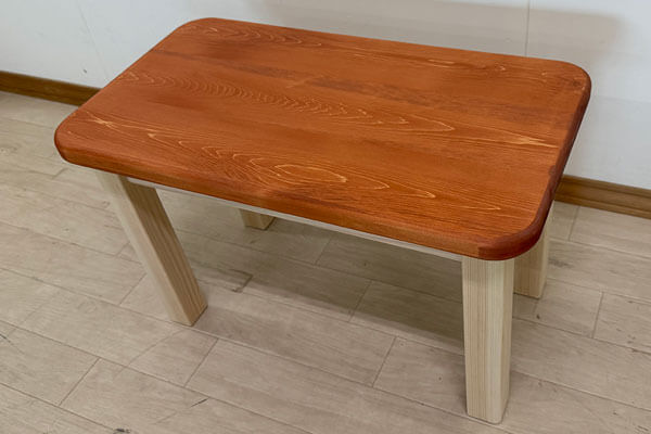 60cm×33cm高さ37cmの可愛いひのきオーダーテーブル 2504039