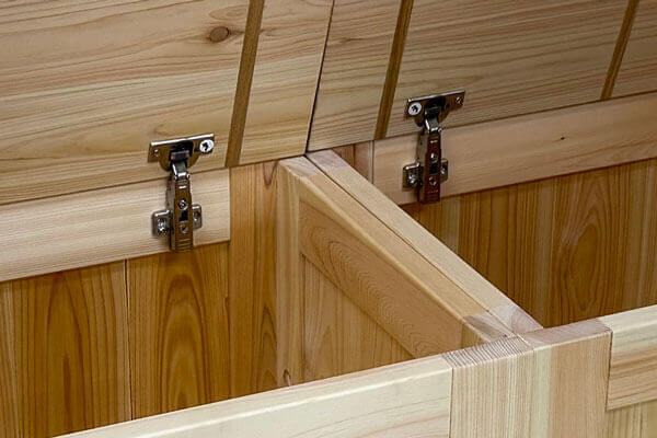 らーめん屋さんで使われる無垢ひのき箱椅子2台連結170cm 2509012