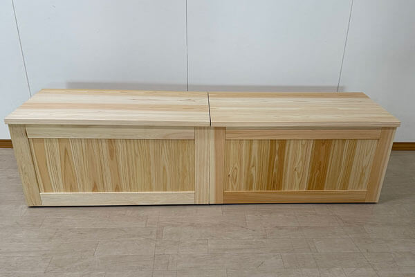 らーめん屋さんで使われる無垢ひのき箱椅子2台連結170cm 2509012