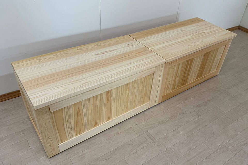 らーめん屋さんで使われる無垢ひのき箱椅子2台連結170cm 2509012