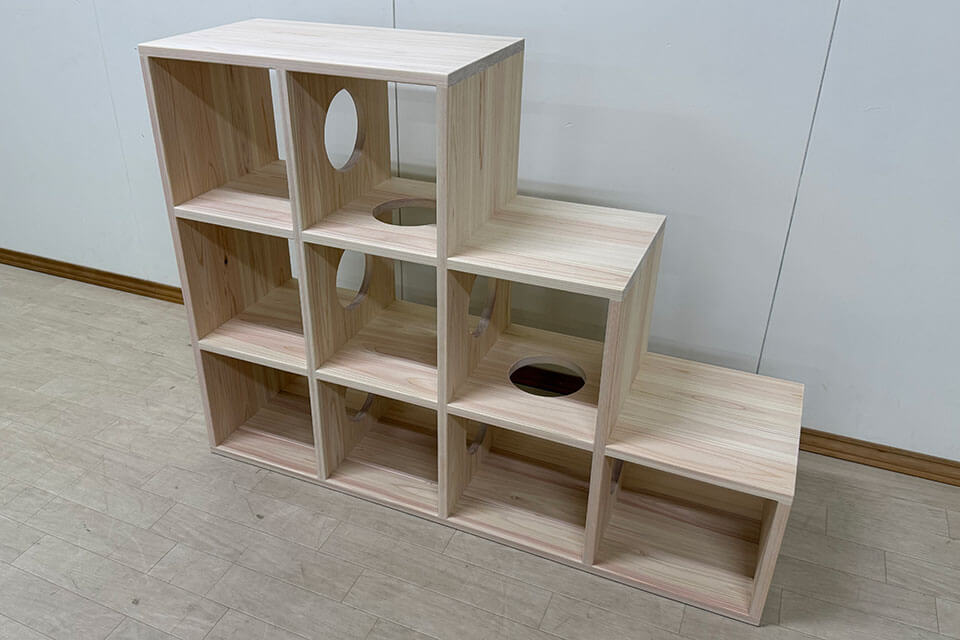 強度を維持したまま丸穴をあけた猫ちゃんの棚 2511004