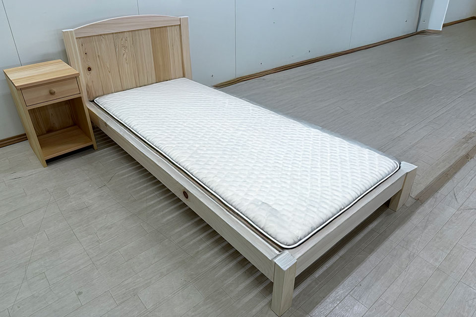足のすねをぶつけるのは？