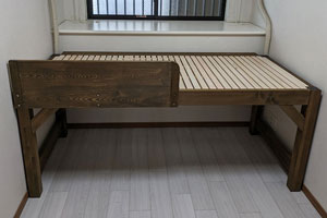 壁と壁の間に設置する 短めのベッド ひのきオーダーベッド