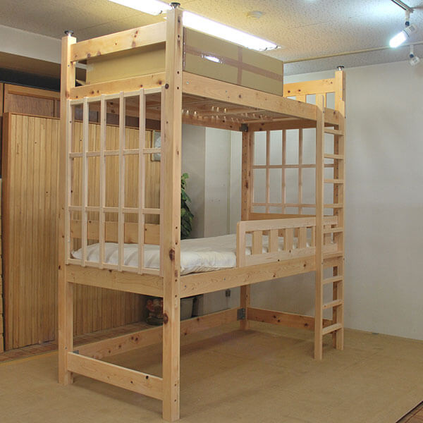 ロフトベッドで縦の空間を生かし、収納力を倍増する提案　ひのき家具ヒノキ・ワークス　