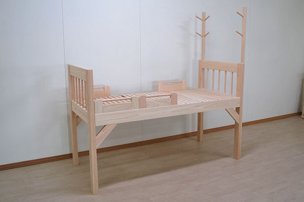 柵が小さめのオーダー小児訓練ベッド　2005050